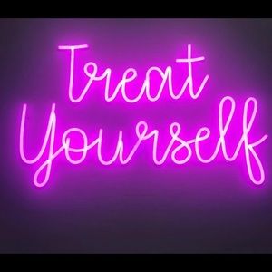 Treat yourself u deserve it 🎀